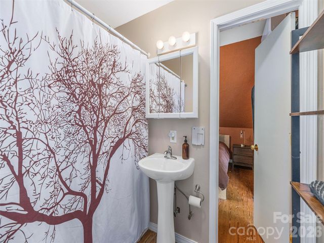 215 Hall Top Road, Waynesville, NC 28786