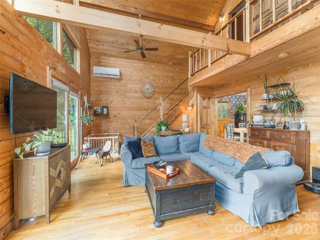 215 Hall Top Road, Waynesville, NC 28786