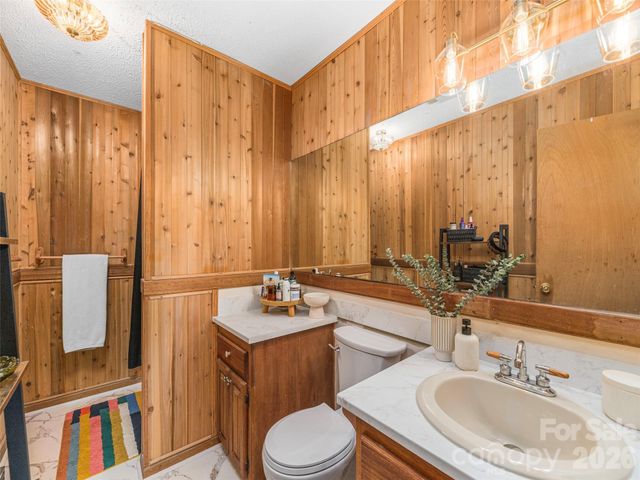 215 Hall Top Road, Waynesville, NC 28786