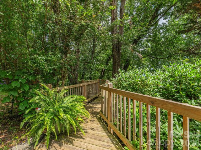 215 Hall Top Road, Waynesville, NC 28786