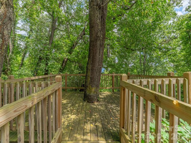 215 Hall Top Road, Waynesville, NC 28786
