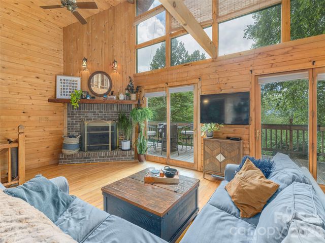 215 Hall Top Road, Waynesville, NC 28786