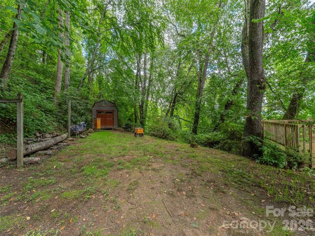 215 Hall Top Road, Waynesville, NC 28786