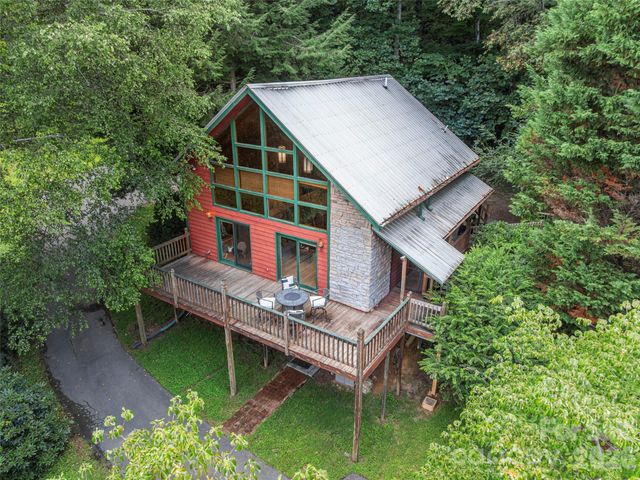215 Hall Top Road, Waynesville, NC 28786