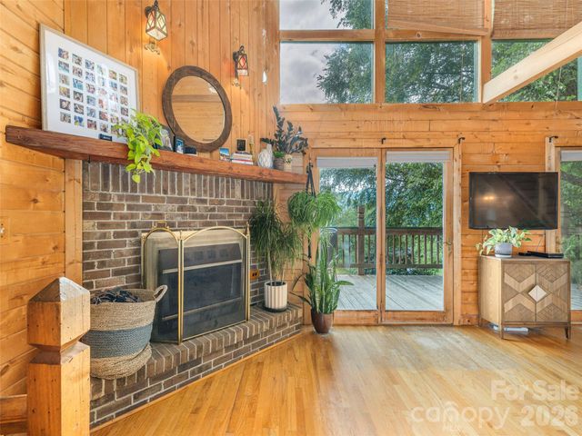 215 Hall Top Road, Waynesville, NC 28786