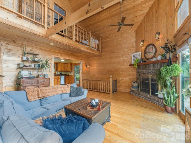 215 Hall Top Road, Waynesville, NC 28786