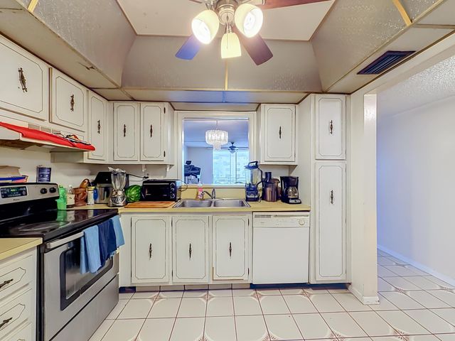 410 NW 68th Avenue 301, Plantation, FL 33317