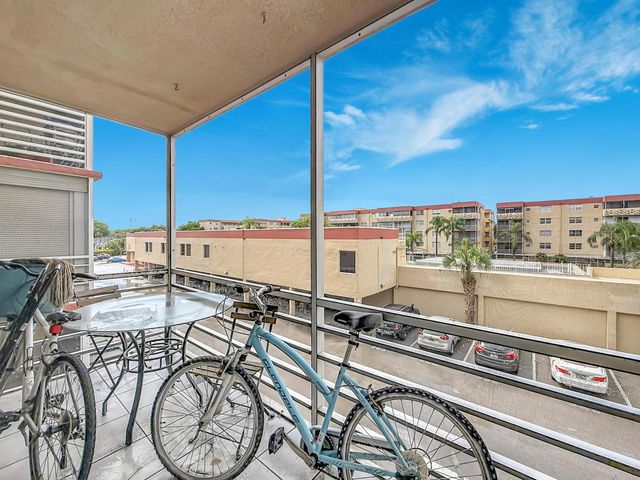 410 NW 68th Avenue 301, Plantation, FL 33317