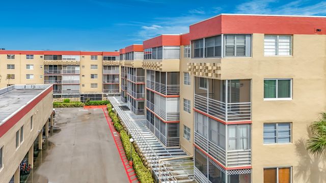 410 NW 68th Avenue 301, Plantation, FL 33317