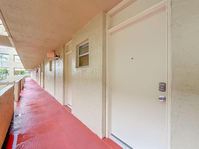 410 NW 68th Avenue 301, Plantation, FL 33317
