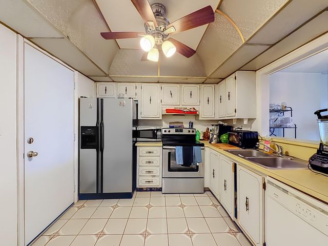 410 NW 68th Avenue 301, Plantation, FL 33317