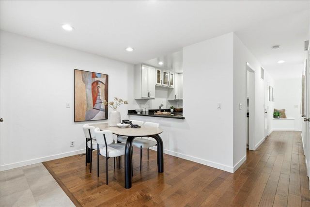1983 San Luis Avenue 16, Mountain View, CA 94043