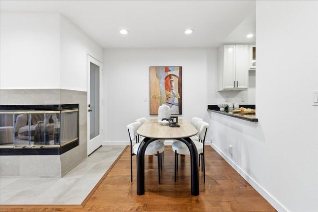 1983 San Luis Avenue 16, Mountain View, CA 94043