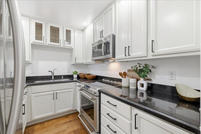 1983 San Luis Avenue 16, Mountain View, CA 94043