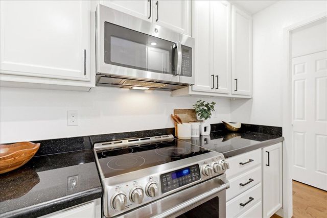 1983 San Luis Avenue 16, Mountain View, CA 94043