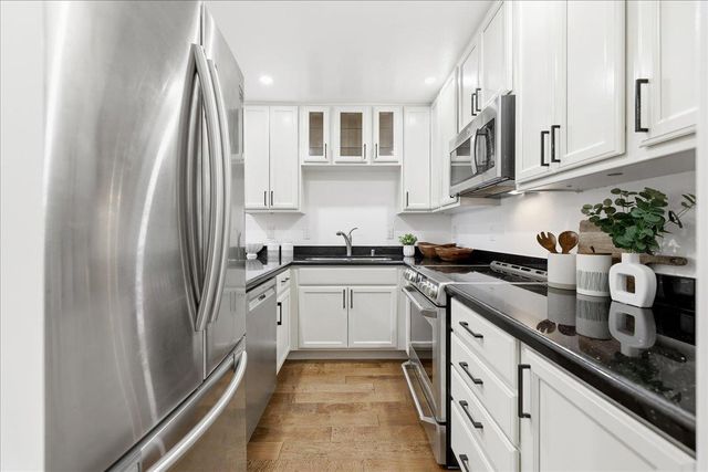 1983 San Luis Avenue 16, Mountain View, CA 94043