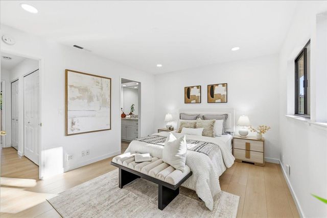 1983 San Luis Avenue 16, Mountain View, CA 94043