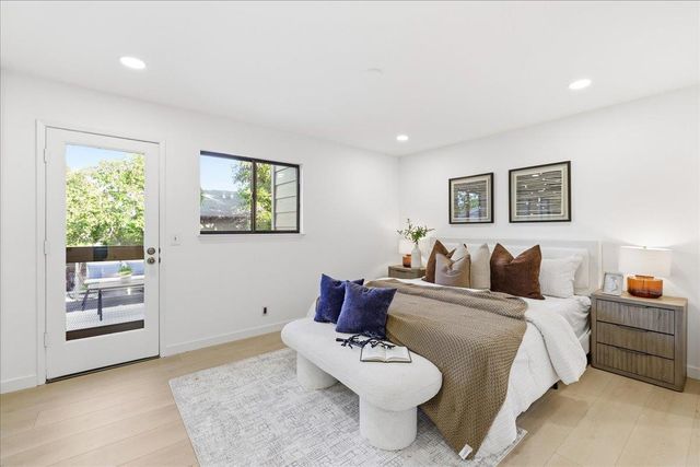 1983 San Luis Avenue 16, Mountain View, CA 94043