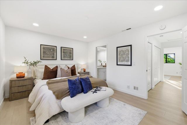 1983 San Luis Avenue 16, Mountain View, CA 94043