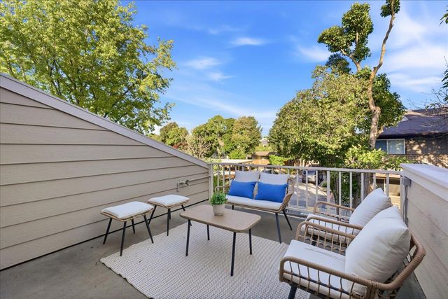 1983 San Luis Avenue 16, Mountain View, CA 94043