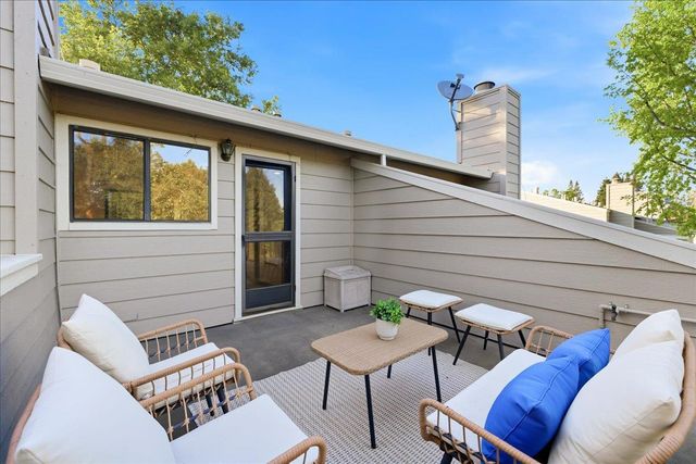 1983 San Luis Avenue 16, Mountain View, CA 94043