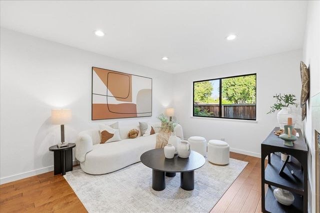 1983 San Luis Avenue 16, Mountain View, CA 94043
