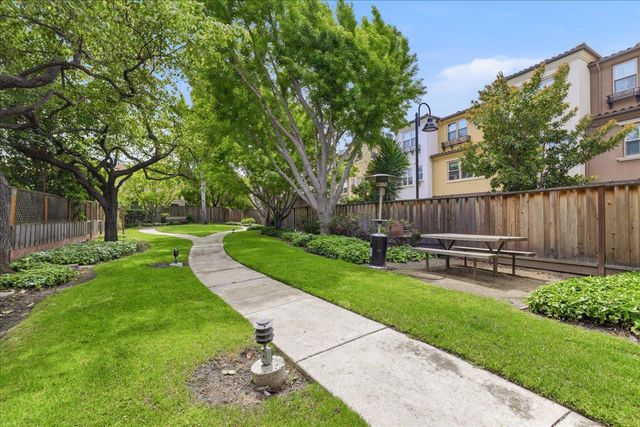 1983 San Luis Avenue 16, Mountain View, CA 94043