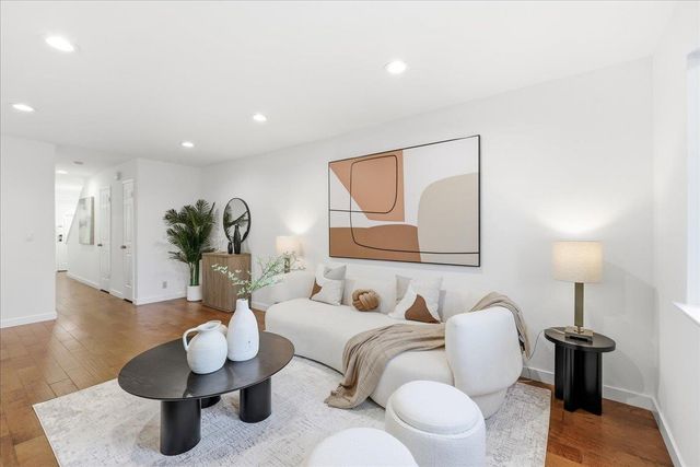 1983 San Luis Avenue 16, Mountain View, CA 94043
