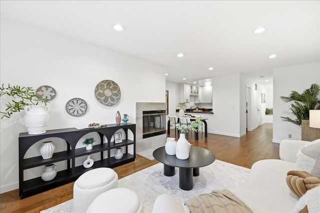 1983 San Luis Avenue 16, Mountain View, CA 94043