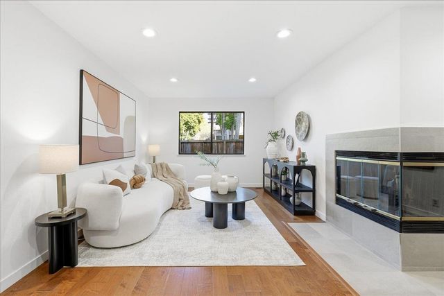 1983 San Luis Avenue 16, Mountain View, CA 94043