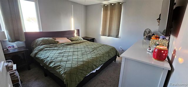 22308 Larch Street, Woodhaven, MI 48183