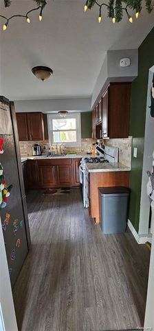 22308 Larch Street, Woodhaven, MI 48183