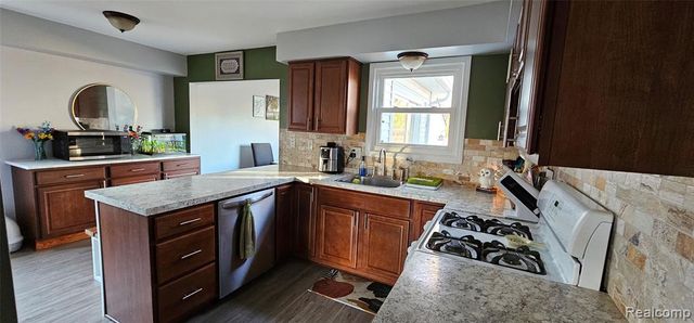 22308 Larch Street, Woodhaven, MI 48183