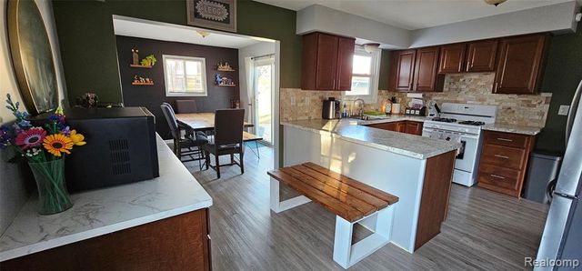 22308 Larch Street, Woodhaven, MI 48183