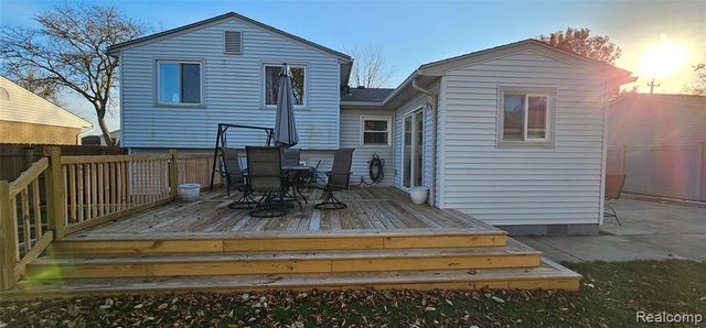 22308 Larch Street, Woodhaven, MI 48183