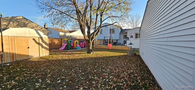 22308 Larch Street, Woodhaven, MI 48183