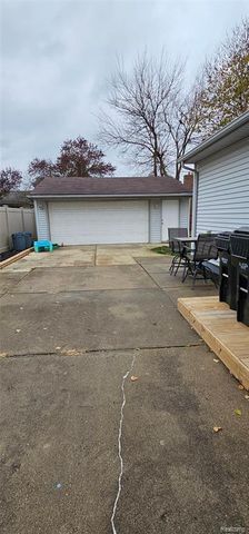 22308 Larch Street, Woodhaven, MI 48183