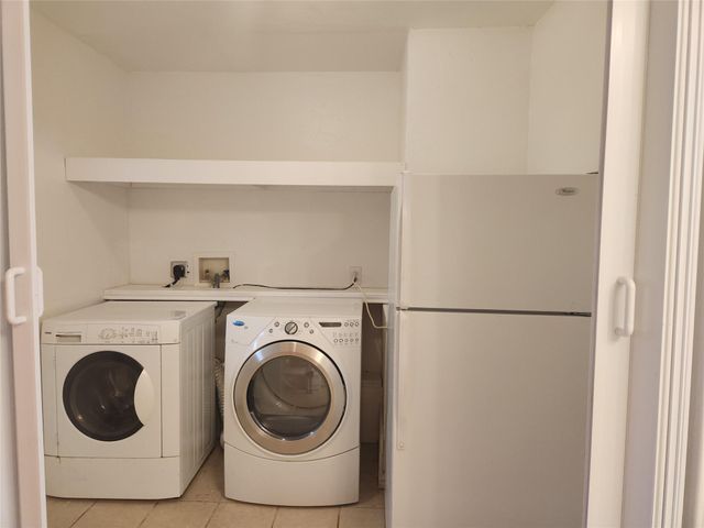 1803 Church A, Galveston, TX 77550