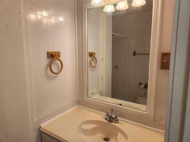 1803 Church A, Galveston, TX 77550