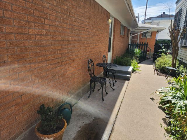 1803 Church A, Galveston, TX 77550