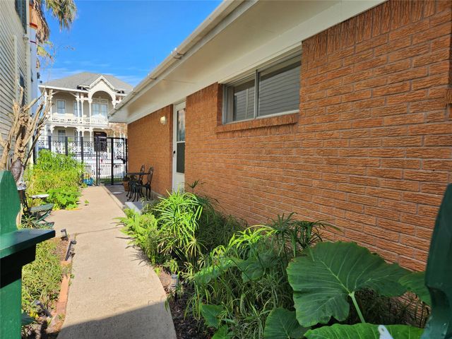 1803 Church A, Galveston, TX 77550