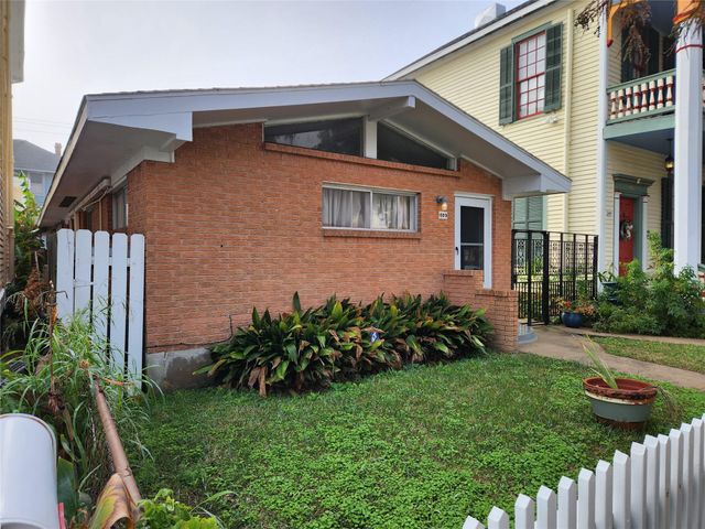 1803 Church A, Galveston, TX 77550