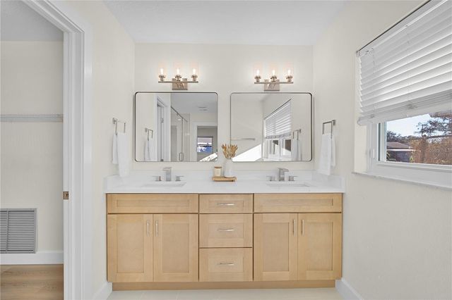 4989 E WIND STREET, Orlando, FL 32812