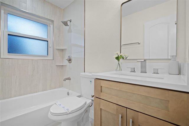 4989 E WIND STREET, Orlando, FL 32812