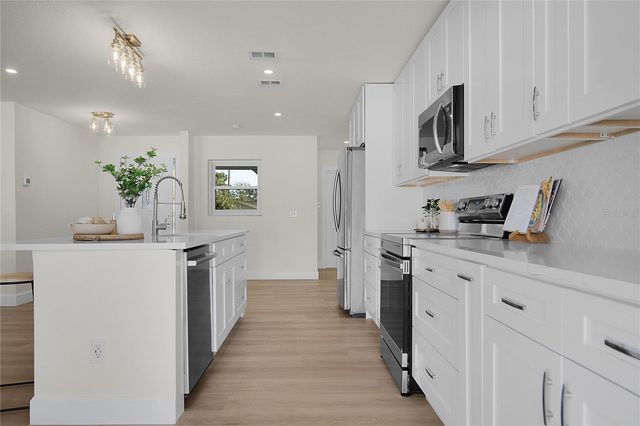 4989 E WIND STREET, Orlando, FL 32812