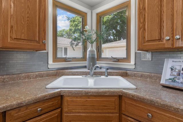 2213 N BENNETT STREET, Appleton, WI 54914