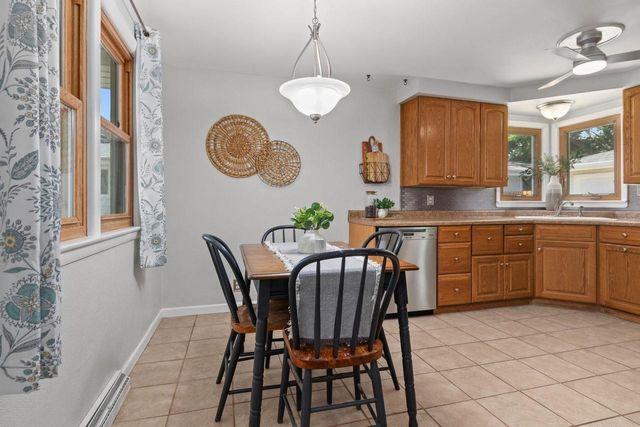 2213 N BENNETT STREET, Appleton, WI 54914