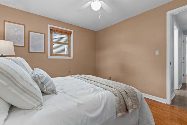 2213 N BENNETT STREET, Appleton, WI 54914