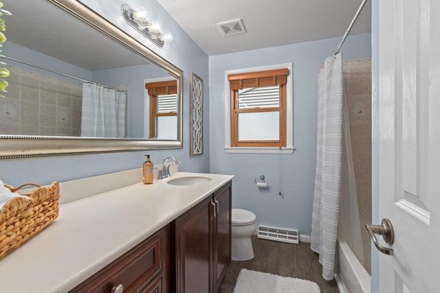2213 N BENNETT STREET, Appleton, WI 54914