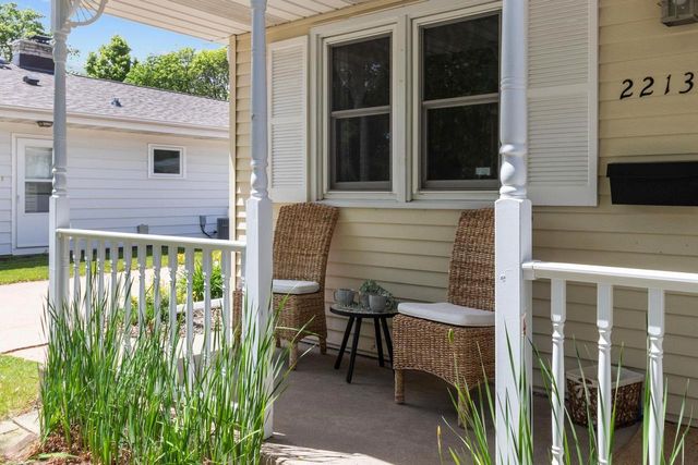 2213 N BENNETT STREET, Appleton, WI 54914